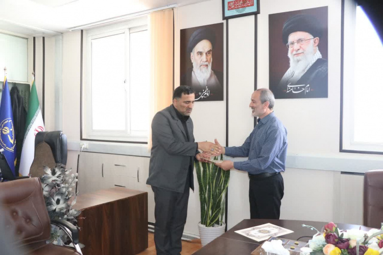 امضای تفاهم نامه همکاری بین جهاددانشگاهی واحد چهارمحال و بختیاری و اداره کل کمیته امداد امام خمینی(ره) استان