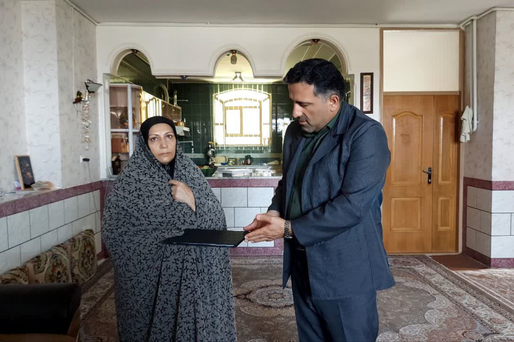 دیدار رئیس و همکاران جهاددانشگاهی استان با خانواده شهید میری
